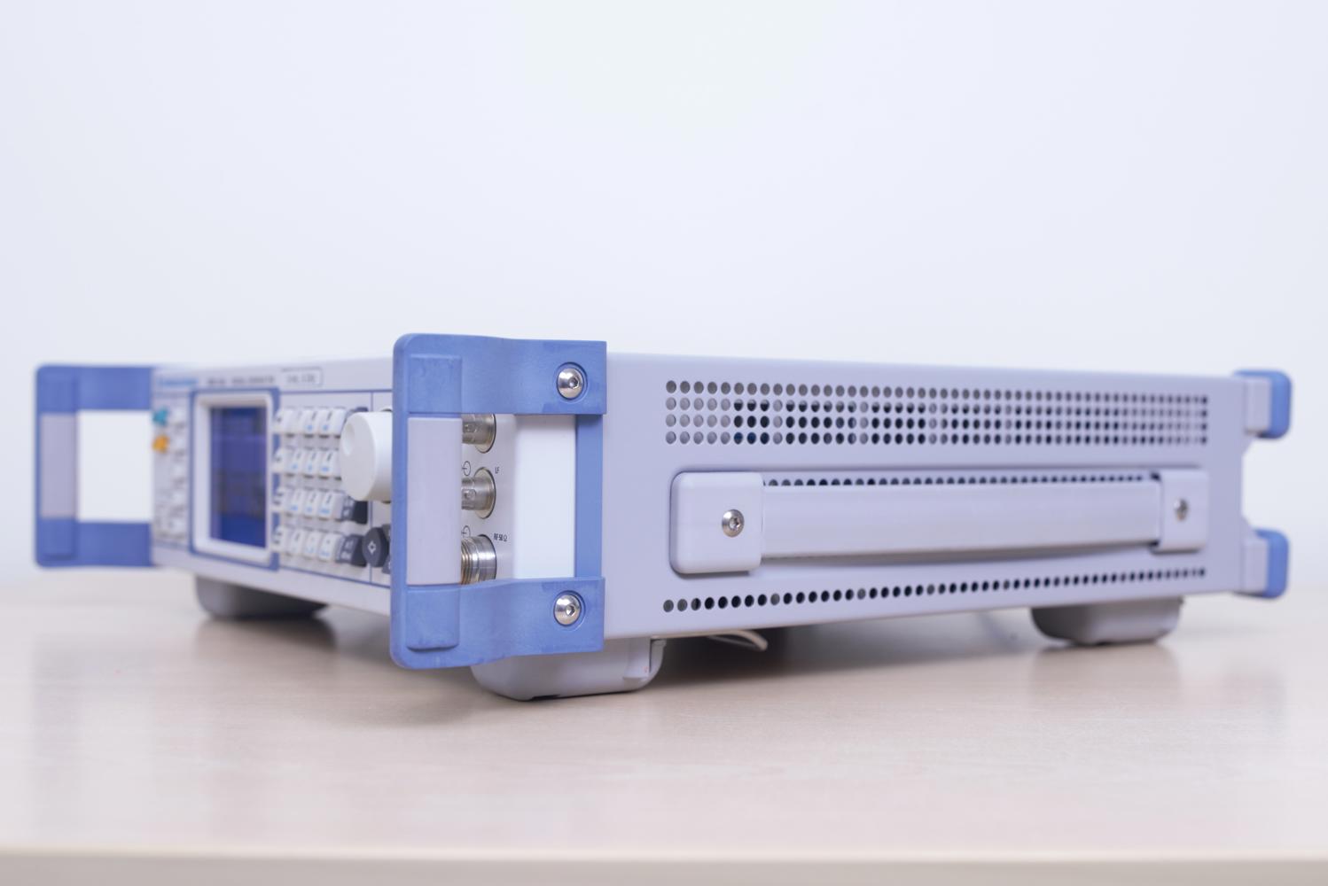 Генератор сигналов Rohde & Schwarz SMB100A